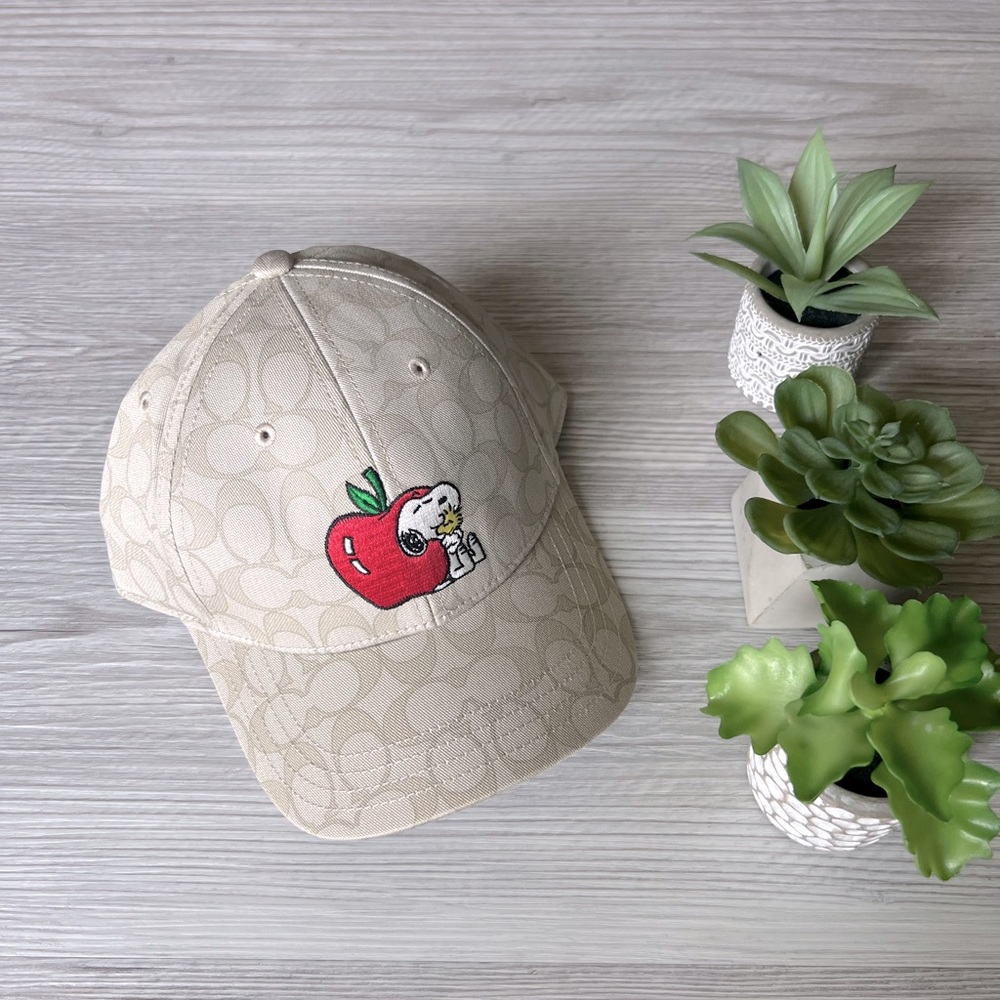 COACH peanuts snoopy signature hat NWT - Picture 3 of 14